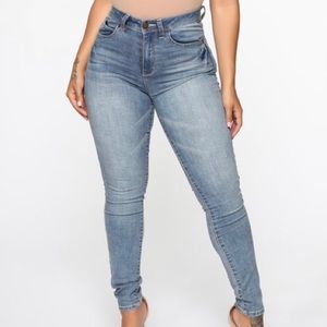 Fashionova jeans